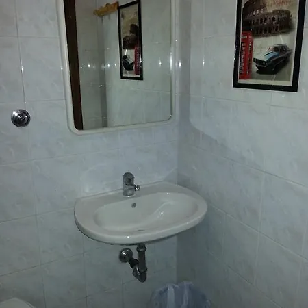 Roxena House