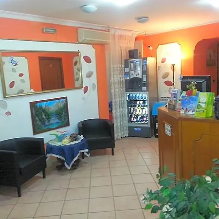 Roxena House *