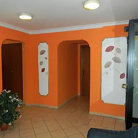 Roxena House Hotel