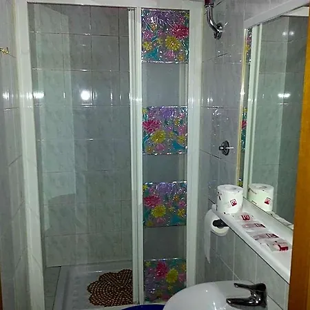 Roxena House Hotel