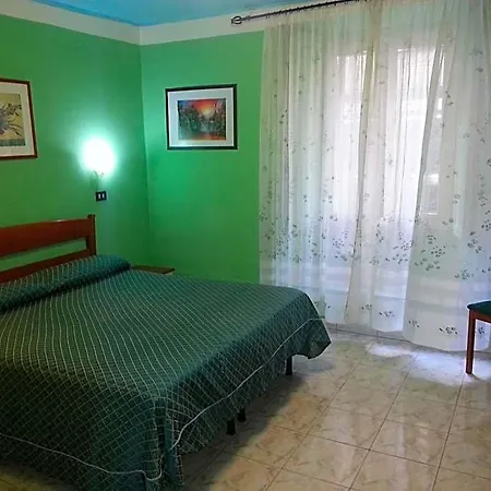 Roxena House Hotel