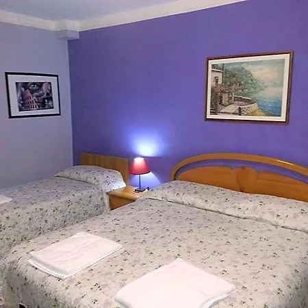 Roxena House Hotel *