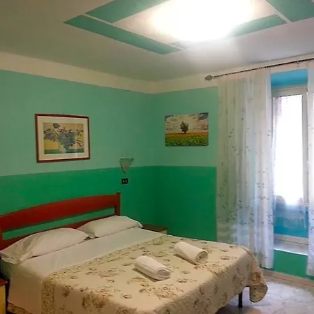 Roxena House