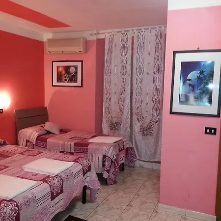 Hotel Roxena House *