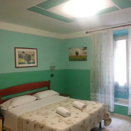 Roxena House *